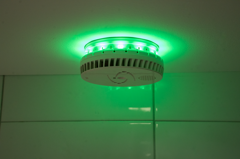 halo smart sensor lighting up green