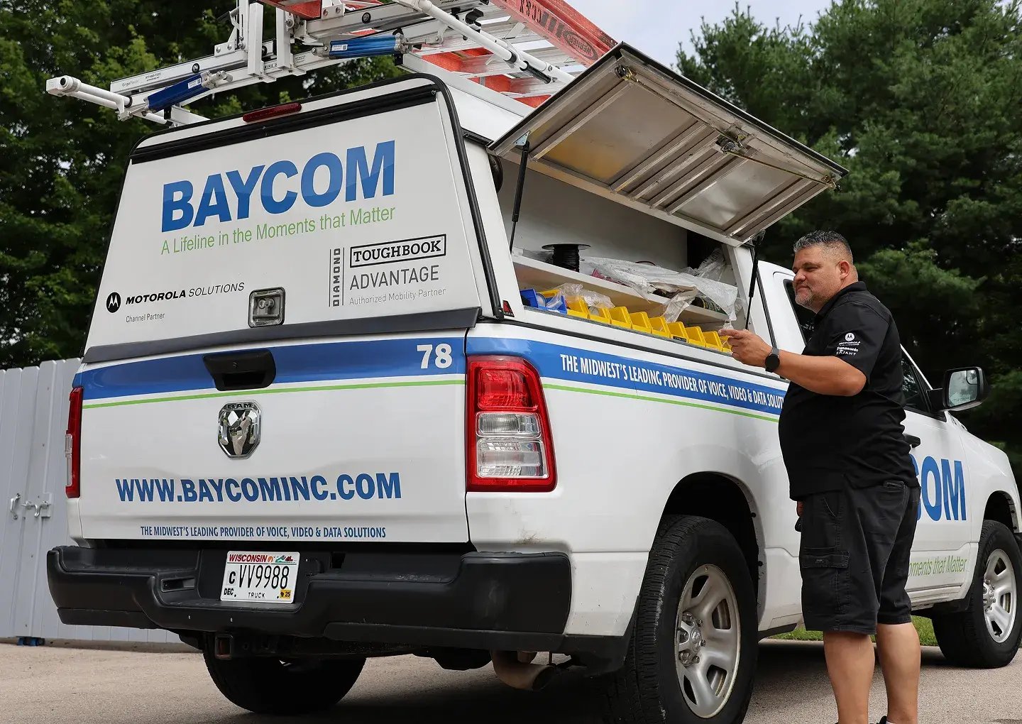 baycom-truck-with-man