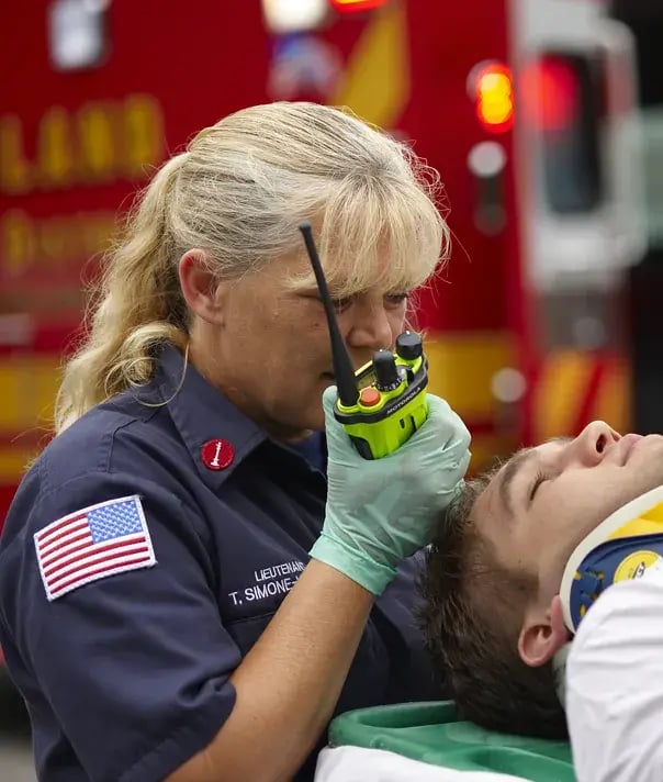 femaile-emt-on-radio