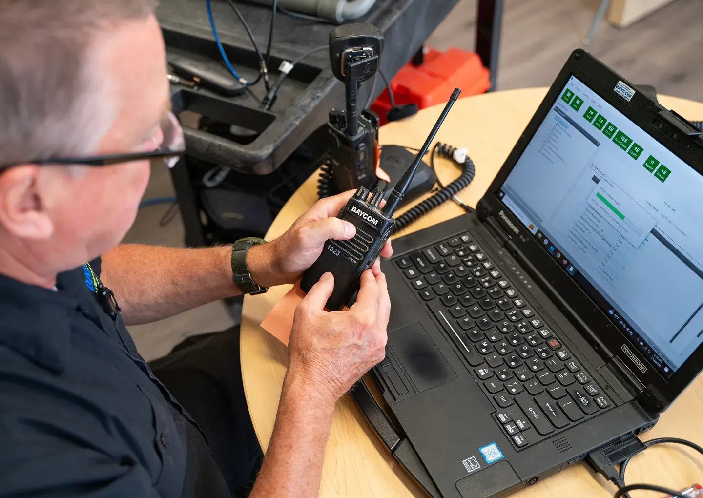 hands-on-radio-with-laptop