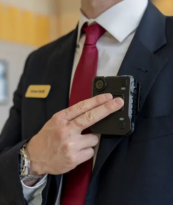 hotel-emplyee-with-body-camera