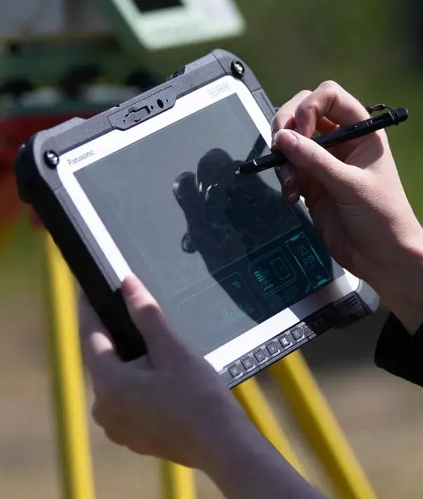 ouside-rugged-tablet-closeup