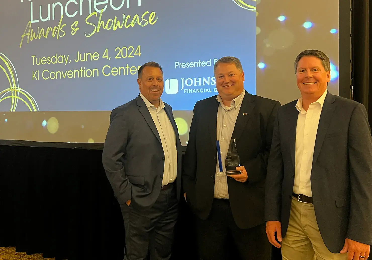 BAYCOM Receives Award for Growth and Innovation | BAYCOM